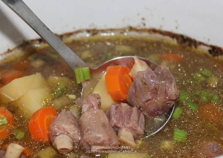 Sunday Fresh Oxtail Soup in Slow Cooker