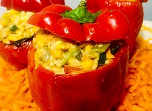 Una foto de AJÍES MORRONES RELLENOS 🫑🧅🥕🌽🫑