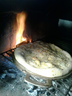 Una foto de Pizza "pobre" o pizza bianca sencilla