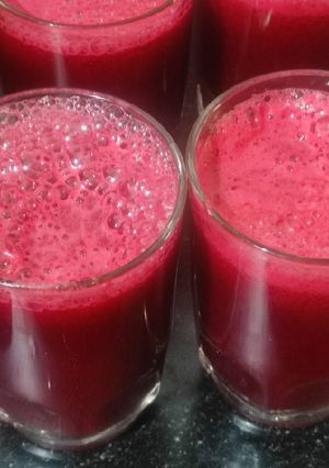 गाजर चुकंदर का जूस (gajar chukandar ka juice recipe in Hindi) रेसिपी मुख्य फोटो