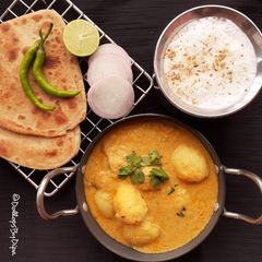 A picture of Kashmiri dum aloo.