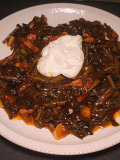 Una foto de Acelgas con beicon y tomate frito
