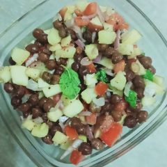 A picture of Black chick pea salad 🥗.