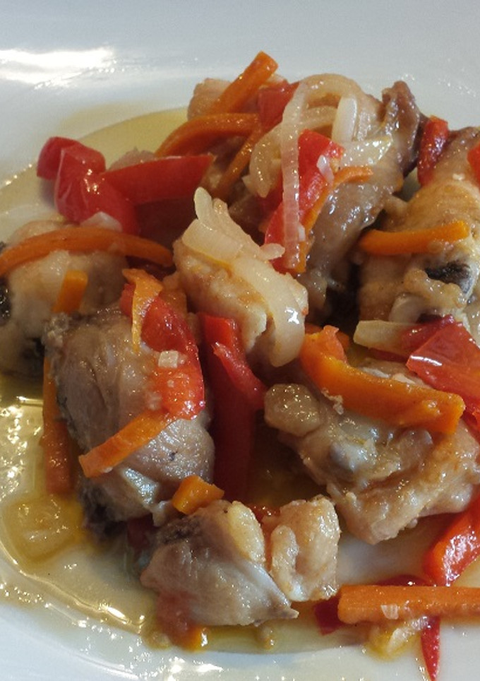 Una foto de Pollo al chilindrón