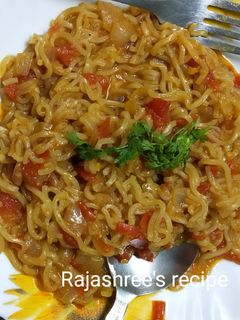 चटपटीत मॅगी मसाला (maggi masala recipe in marathi) रेसिपी चे मुख्य फोटो