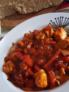 Una foto de Pollo con tomate y Pedro Ximénez🍅🍷