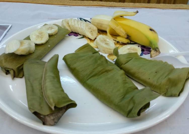 How to Make Speedy Steamed banana cake wrapped in banana leaves