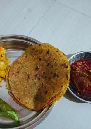 થેપલા (Thepla Recipe In Gujarati) રેસીપી મુખ્ય ફોટો