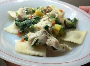 Una foto de Salsa de pollo y verduras light para pastas