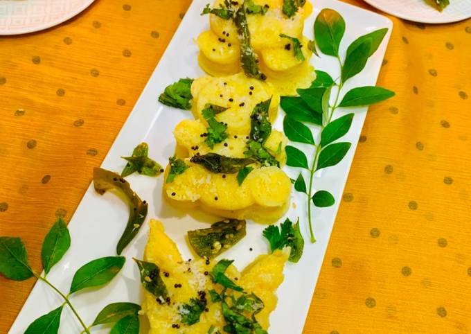 Cup cake dhokla