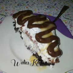 Slice chocolate & red velvet cake A picture of Slice chocolate & red velvet cake.