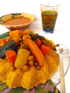 Una foto de Cuscús con siete verduras