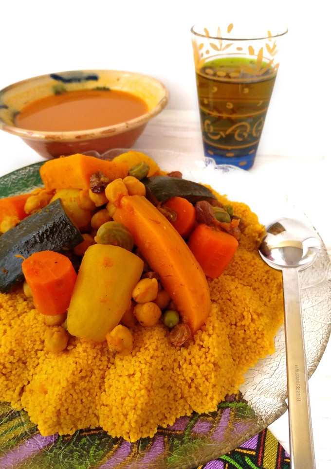 Una foto de Cuscús con siete verduras