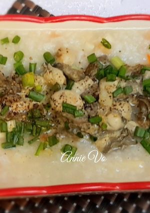 Hình của món Cháo hàu nấm.