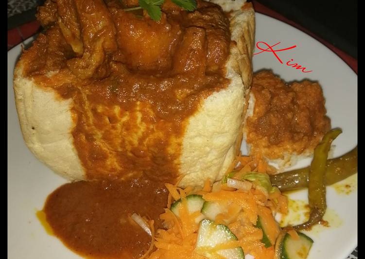 How to Prepare Super Quick Homemade Kim&#39;s Lamb bunny chow