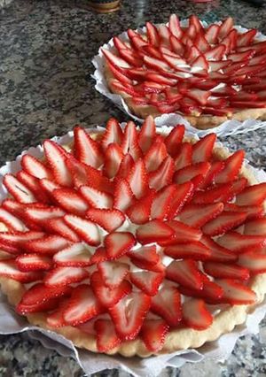 Una foto de Tarta de frutillas con crema