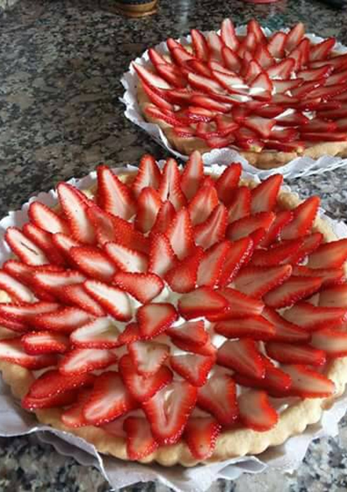 Una foto de Tarta de frutillas con crema