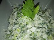 Una foto de aderezos para ensalada