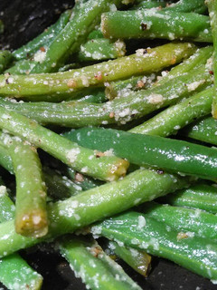 A picture of Momma's garlic Parmesan greenbeans.