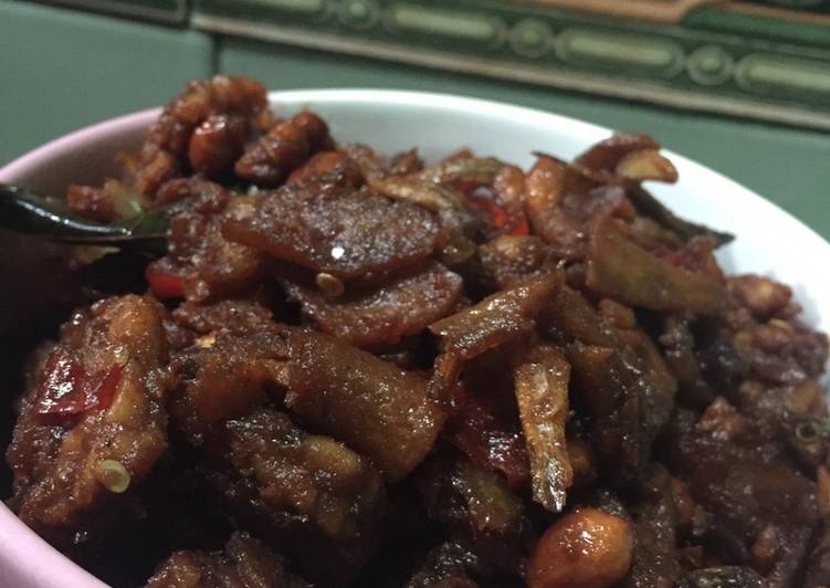 Resep: Kering Tempe Kentang Kacang Teri yang Renyah