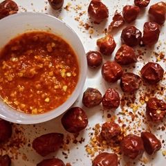 A picture of Lehsan or lal mirch Chutney.