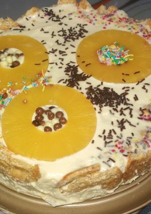 Una foto de Torta fría de piña con limón