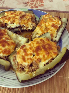 Töltött cukkini darált hússal recept fotója