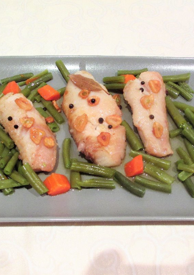 Una foto de Bacalao fresco confitado con guarnición de verduras - diet
