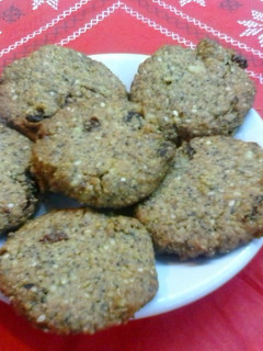 Zabpelyhes-mézes keksz recept fotója