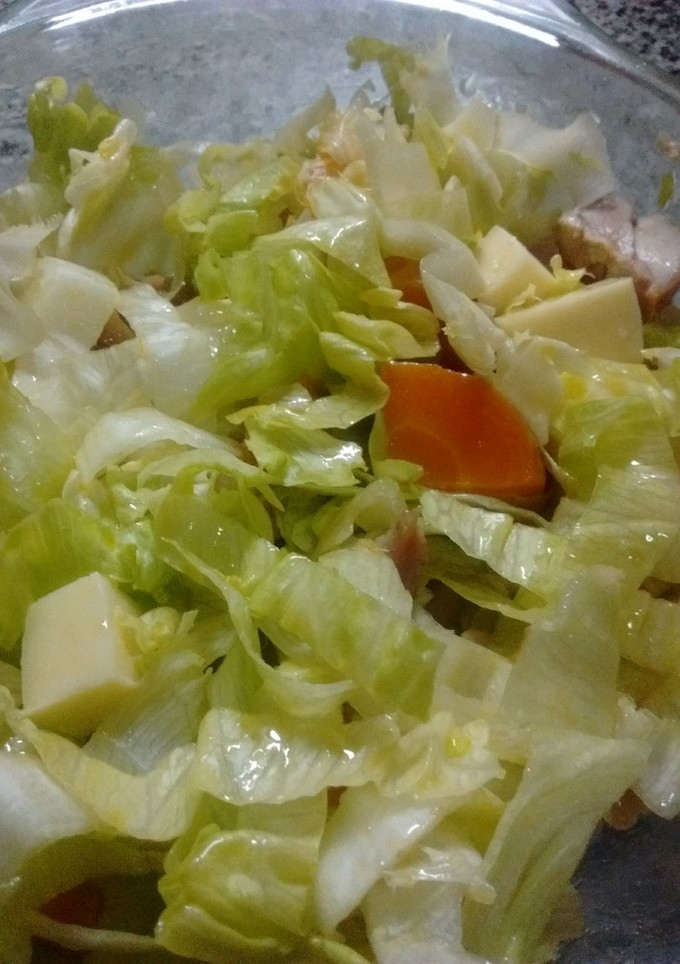 Una foto de Ensalada fresca con sobras