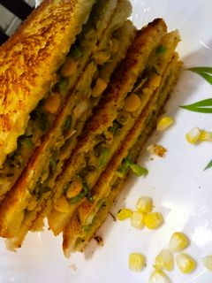 #कॉर्न चीझ सँडविच (corn cheese sandwich recipe in marathi) रेसिपी चे मुख्य फोटो