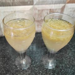 Lemon juice with apple A picture of Lemon juice with apple.
