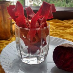 A picture of Beetroot Chips.
