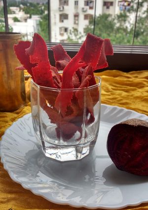 A picture of Beetroot Chips.