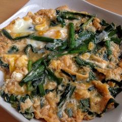 A picture of Niratama (egg & chinese chives).