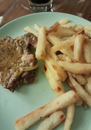 Una foto de Bondiola a la cerveza en olla Essen
