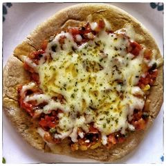 A picture of Pizza With Capers.