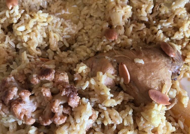 مقلوبة الزهرة بالدجاج