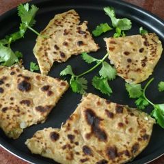 A picture of Aloo Paratha.