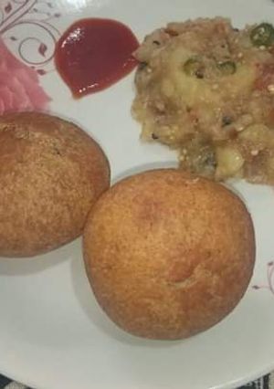 A picture of Litti chokha.