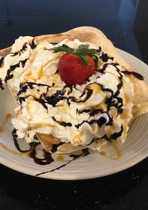 A picture of Cinnamon Crisp Ice Cream Neapolitan.