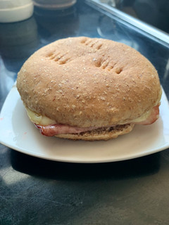 Una foto de La torta de Jamón 🥪 del Chavo Del 8 🤪
