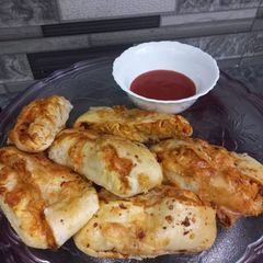 A picture of Pizza pockets.