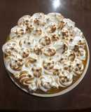 Tarta con gelatina de piña y merengue suizo