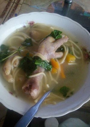Una foto de Patitas de pollo con espinaca