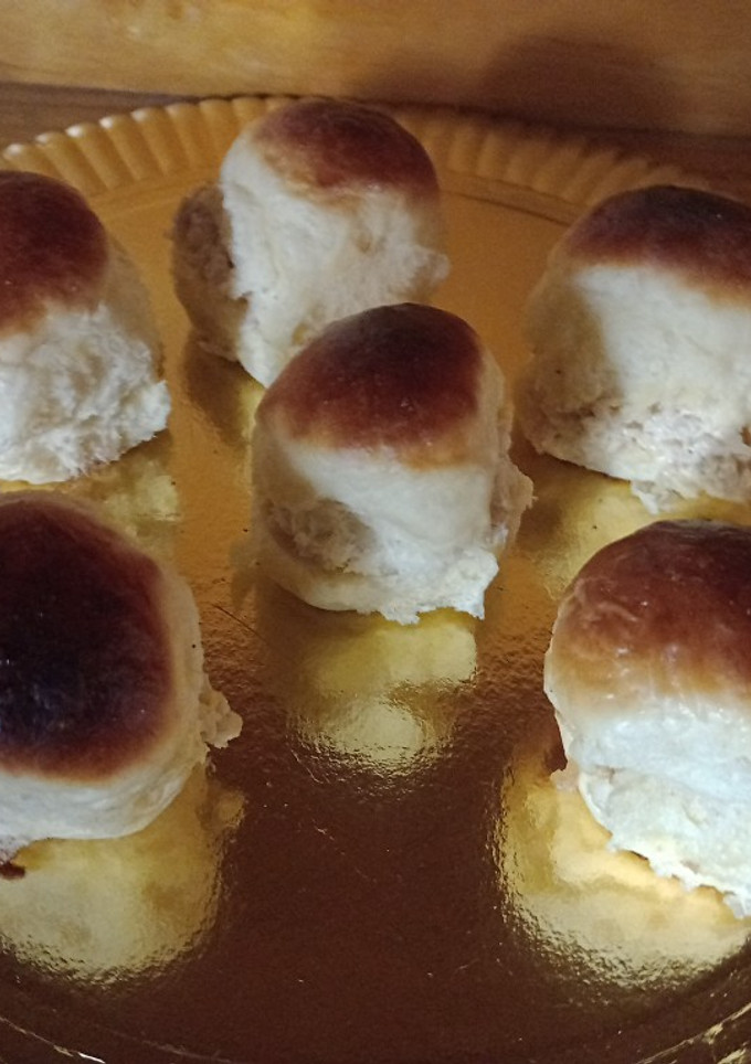 Una foto de 🌟Pancitos chips rellenos de pollo🎄