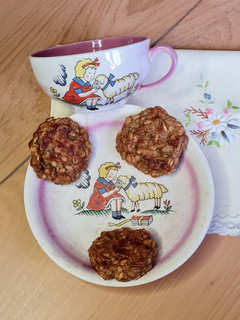 Una foto de Galletitas de banana 🍪 fáciles 🍪 sin azúcares ni edulcorantes ni harina 🍪 sin balanza 🍪 3 ing