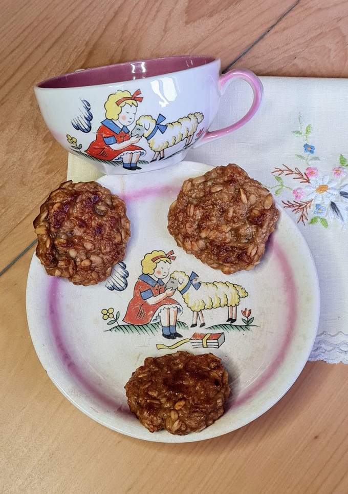 Una foto de Galletitas de banana 🍪 fáciles 🍪 sin azúcares ni edulcorantes ni harina 🍪 sin balanza 🍪 3 ing