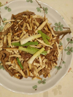 豆干炒肉絲 的食譜成品照片