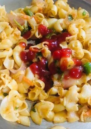 A picture of Macaroni.
